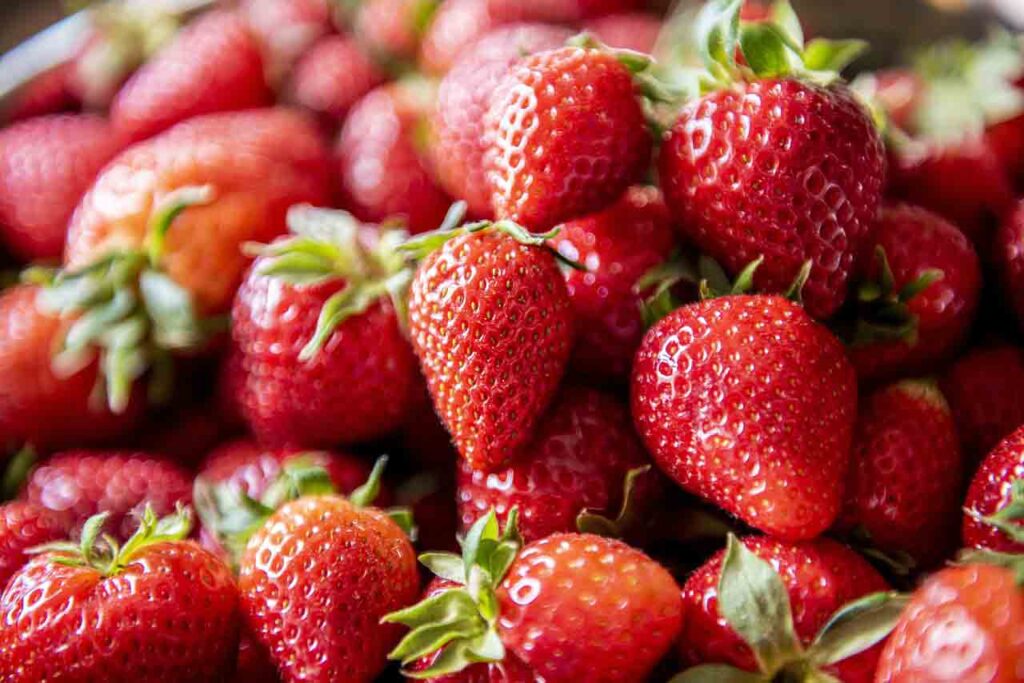 Brain boosting benefits strawberries memory mood cognitive health